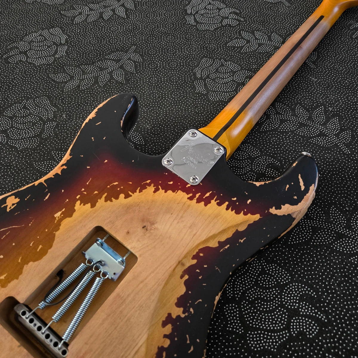 Guitarra eléctrica de 6 cuerdas estilo Strat, color Sunset vintage, cuerpo de aliso y mástil de arce, 39 pulgadas